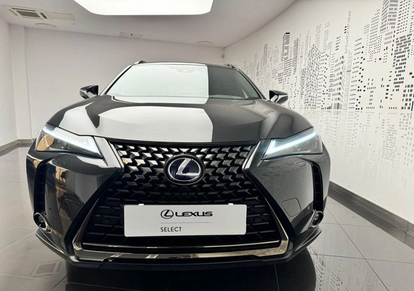 Lexus UX cena 147900 przebieg: 33163, rok produkcji 2021 z Brzeziny małe 466